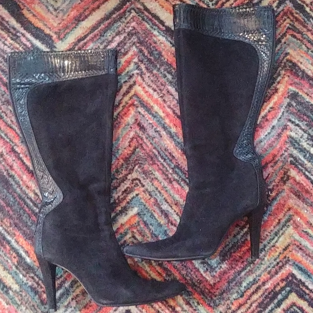 Lord & Taylor black stiletto boots size 6